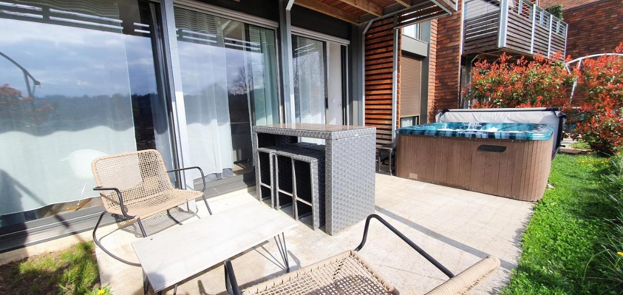 サルラ・ラ・カネダPlein Soleil Avec Jacuzzi Privatif Et Parking Priveアパートメント エクステリア 写真
